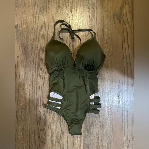 Shade & Shore Other - NWT Shade & Shore One Piece Swimsuit-Size 36DD